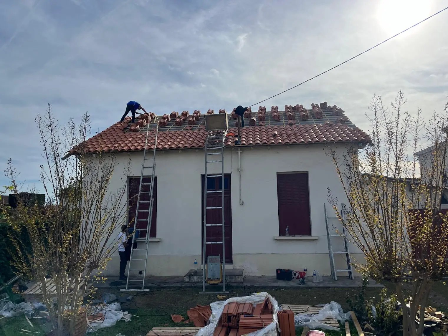 Pose de tuiles par Julien Habitat